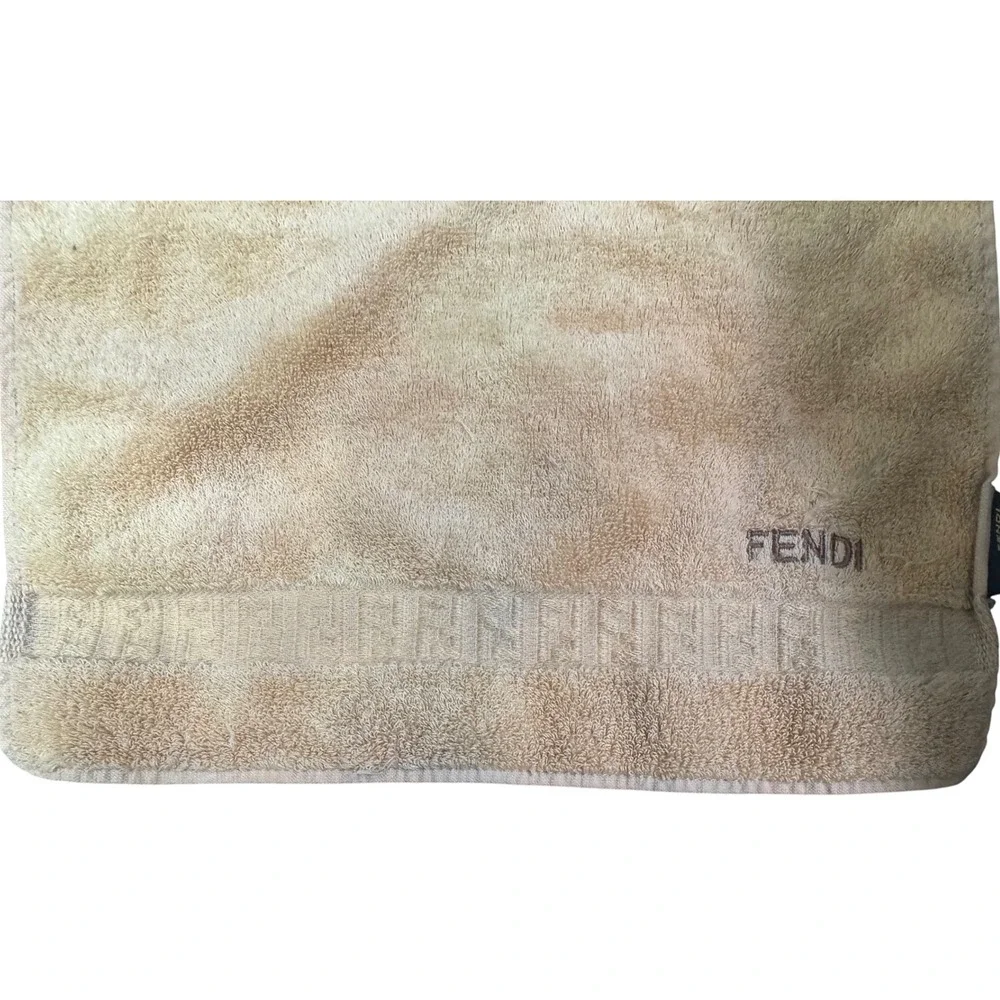 Fendi Face Towel Beige FF Logo Jacquard Terry Cotton Luxury Beach Bath‎ Spa